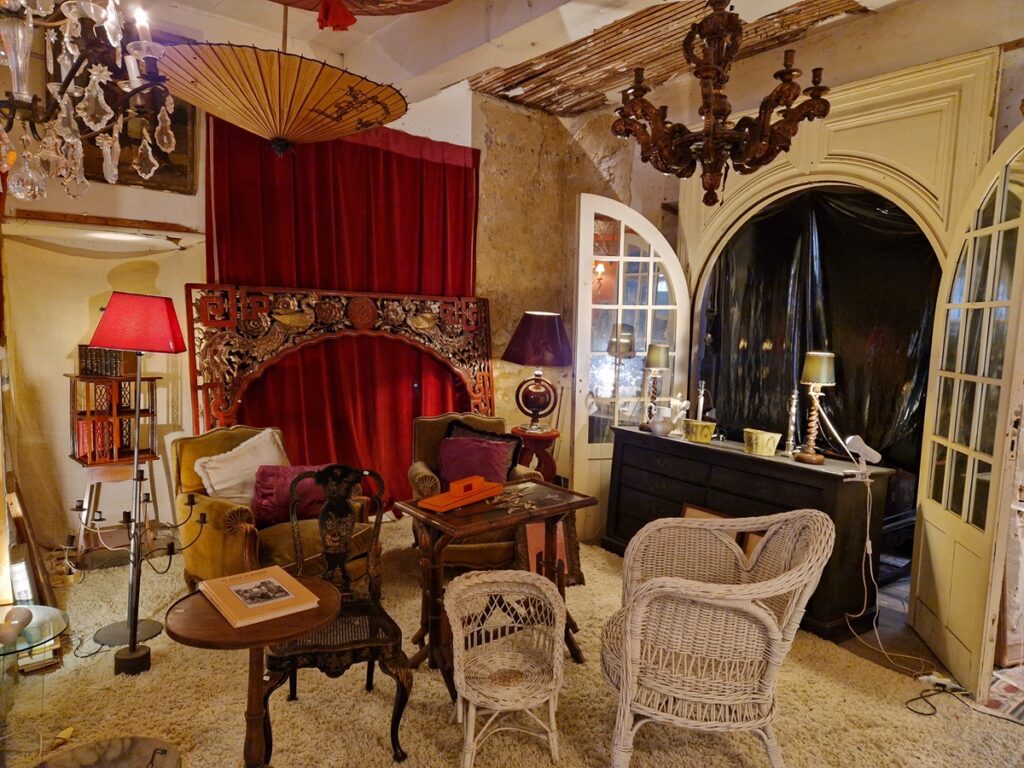 Vente "Hélène Dubarry Carlier", antiquaire et femme de goût
