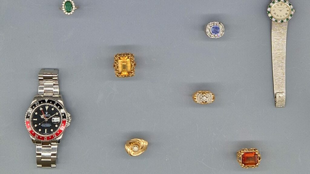 Vente bijoux, montres et mode - en préparation