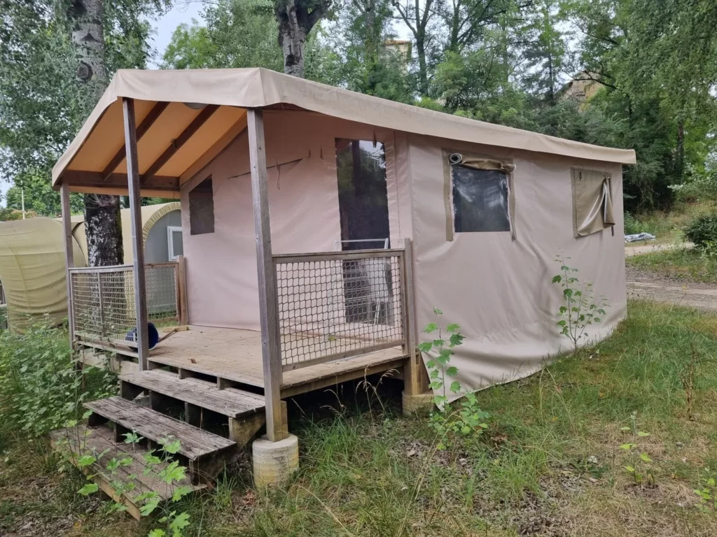 Vente matériels et mobilier d'un camping