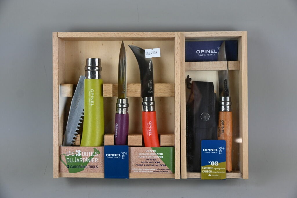 Vente informatique, stock et matériels d'un magasin de coutellerie, paniers