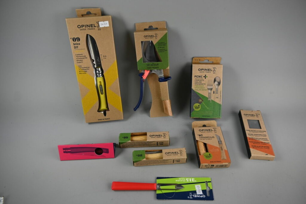 Vente informatique, stock et matériels d'un magasin de coutellerie, paniers