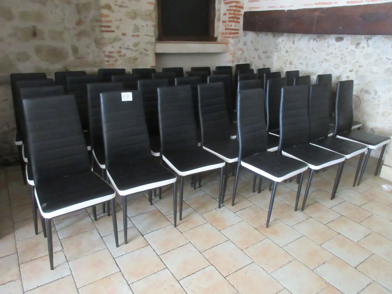 Vente aux enchères matériels et mobilier d'un restaurant
