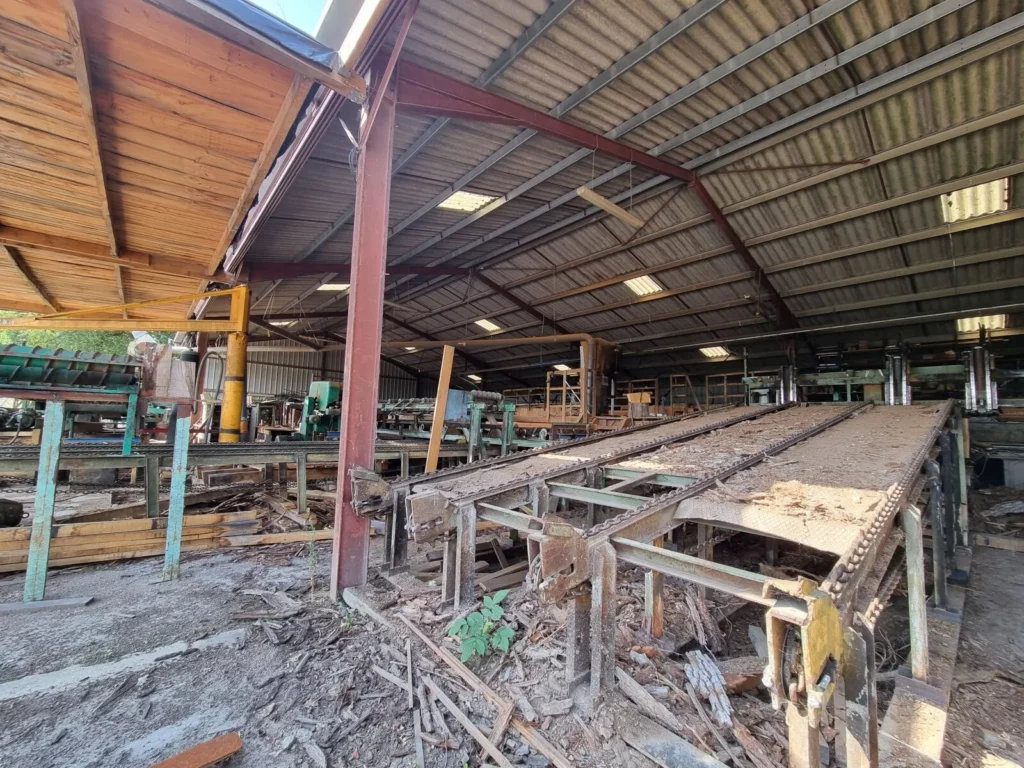 Vente scierie, stock de bois, mérins